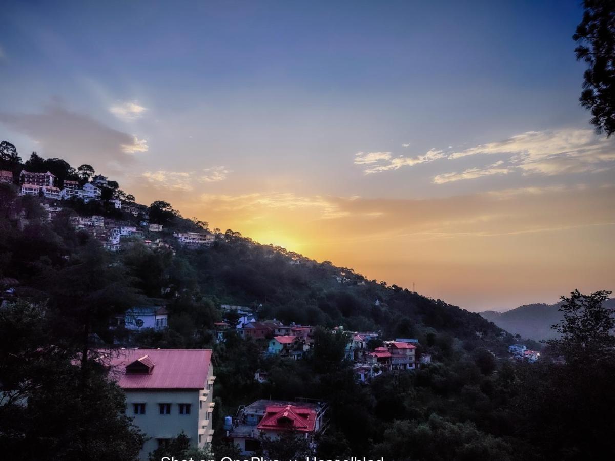 Sunrise View Homestay Kasauli Bagian luar foto